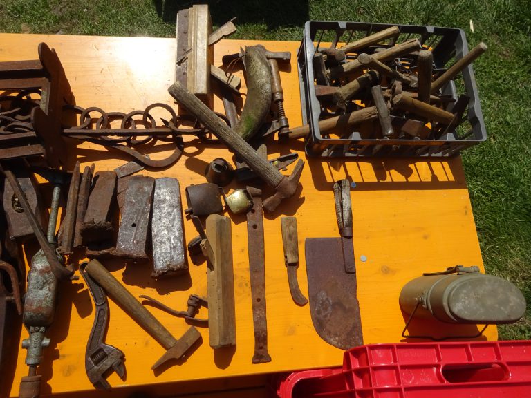 Oggetti antichi trovati a Germanionico - vecchi attrezzi